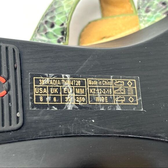 Vionic by Orthaheel Park Radia Snakeprint Print Wedge Sandals Size 8 Wide - Picture 10 of 13